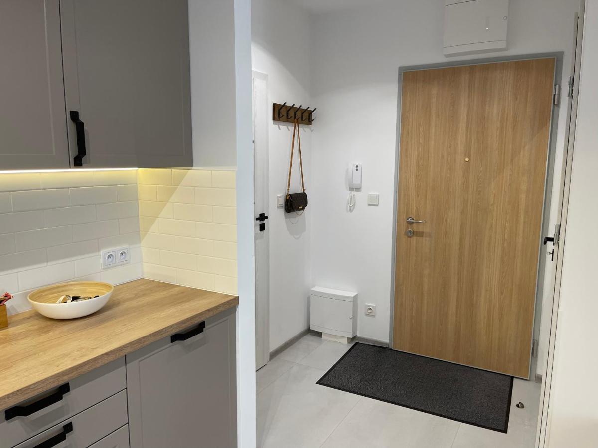 Newport Industrial Apartment وارسو المظهر الخارجي الصورة